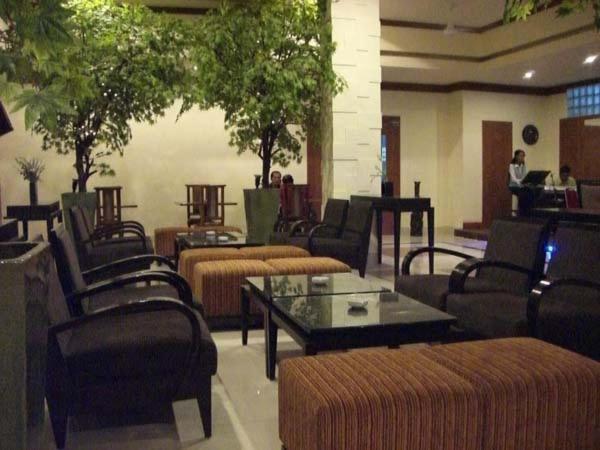 Amans Hotel Ambon Eksteriør billede